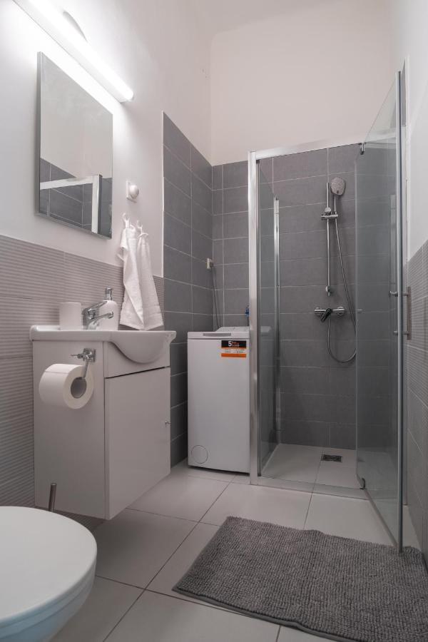 Apartmán Very Central 1-Br Apt With Patio Budapešť Exteriér fotografie